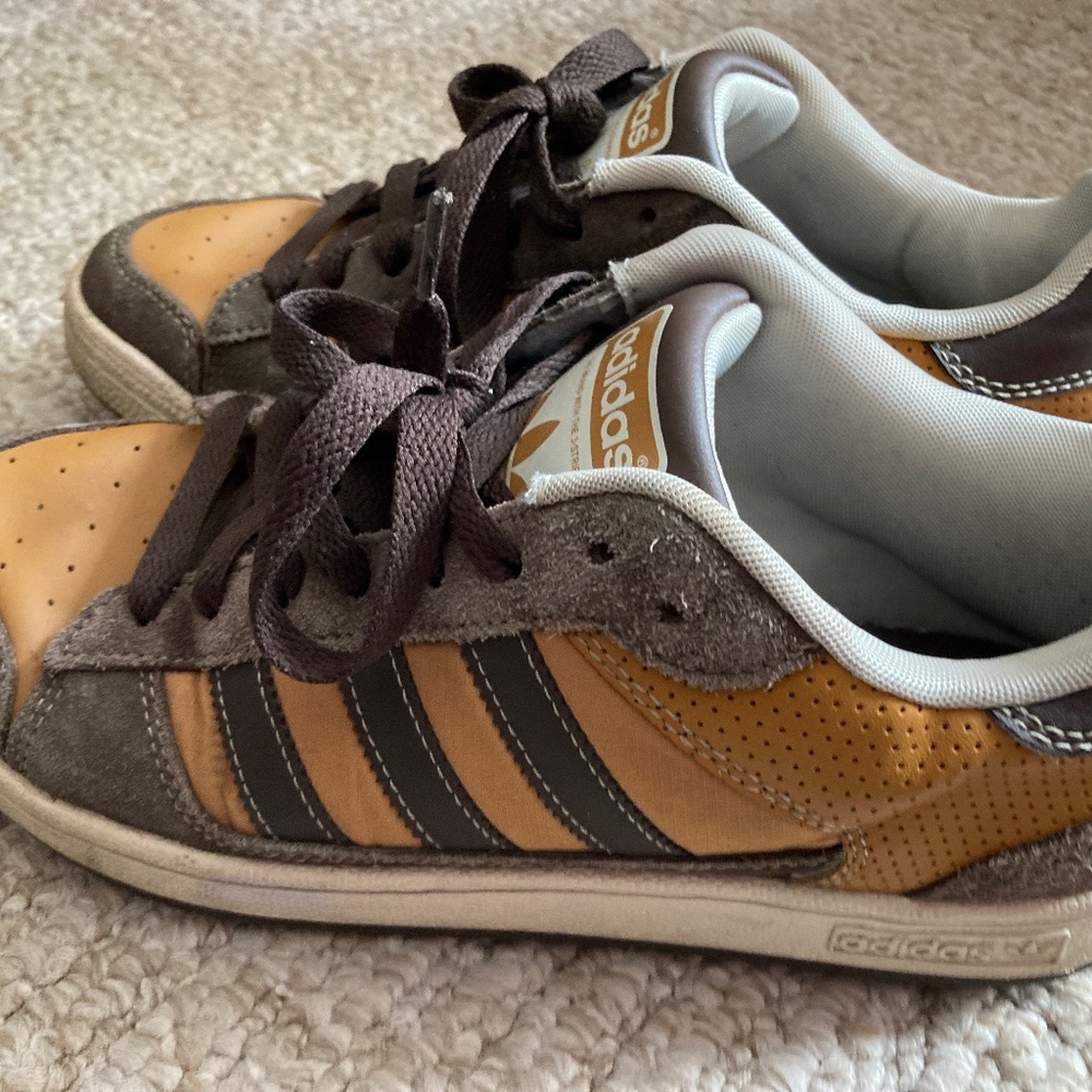 Vintage Addias 3 stripe skater chic shoe